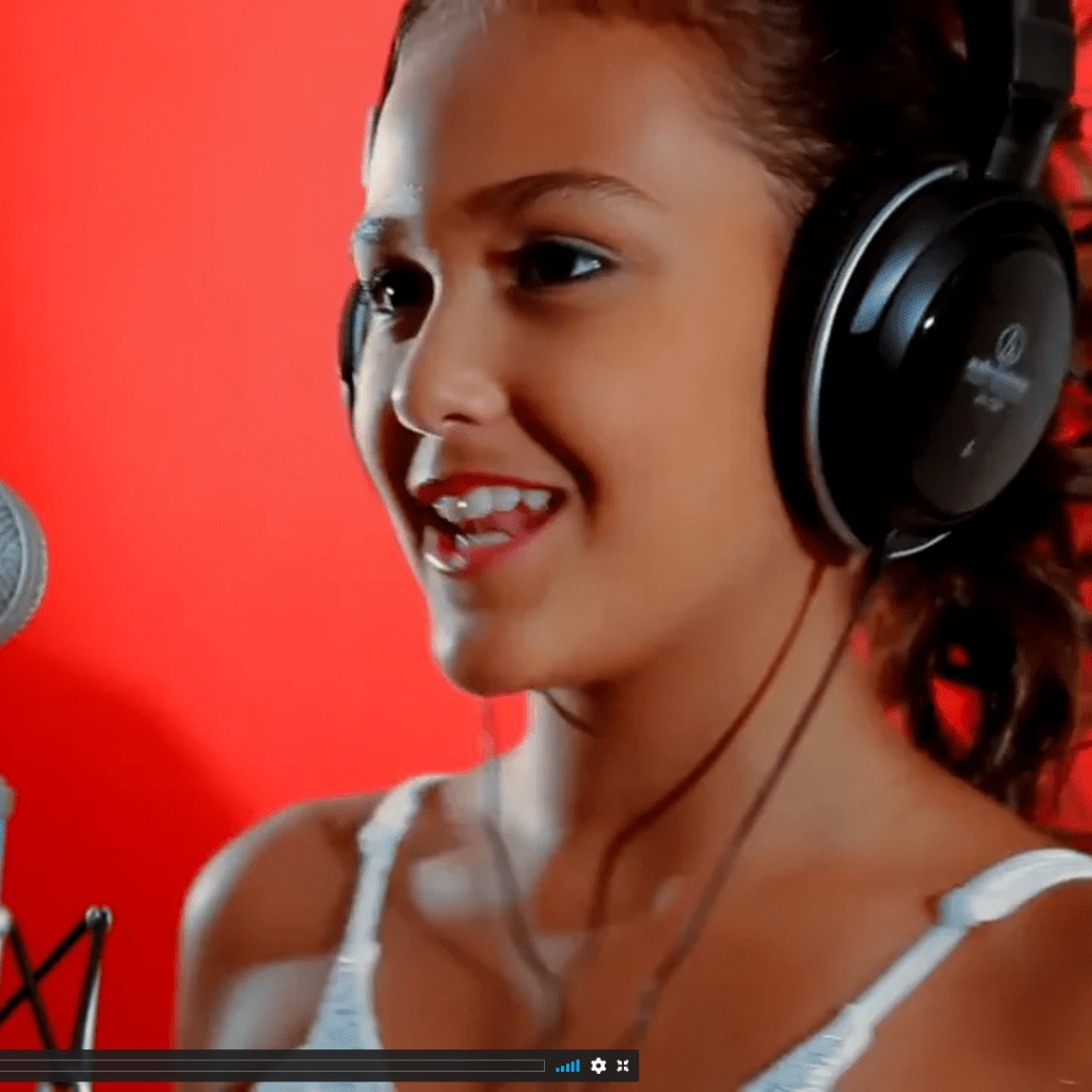 Haniiti chante &laquo;&nbsp;C&rsquo;est Noël&nbsp;&raquo;