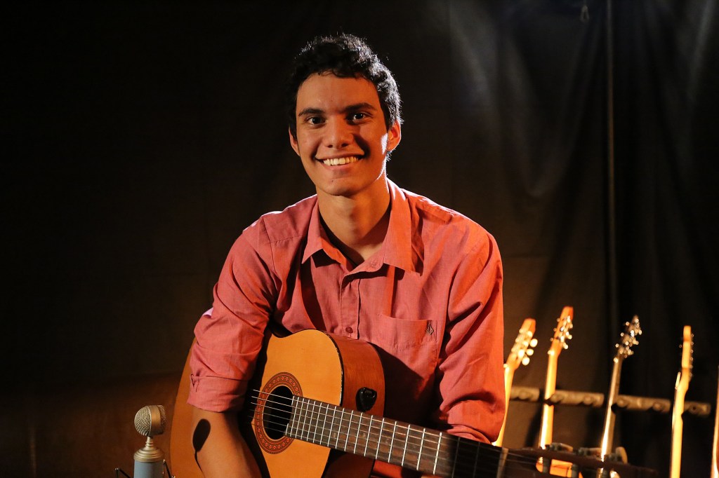 Guitare Club 2015 – Esteban – Kiss&nbsp;me