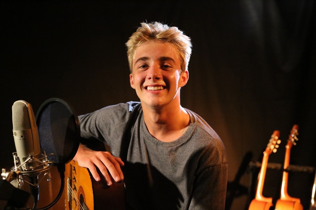 Guitare Club 2015 – Ugo –&nbsp;Grail