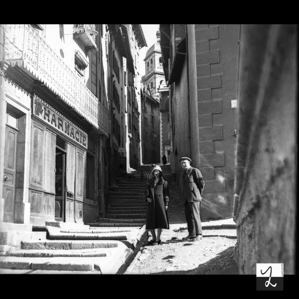 Dans une rue de Briançon&nbsp;(1929)